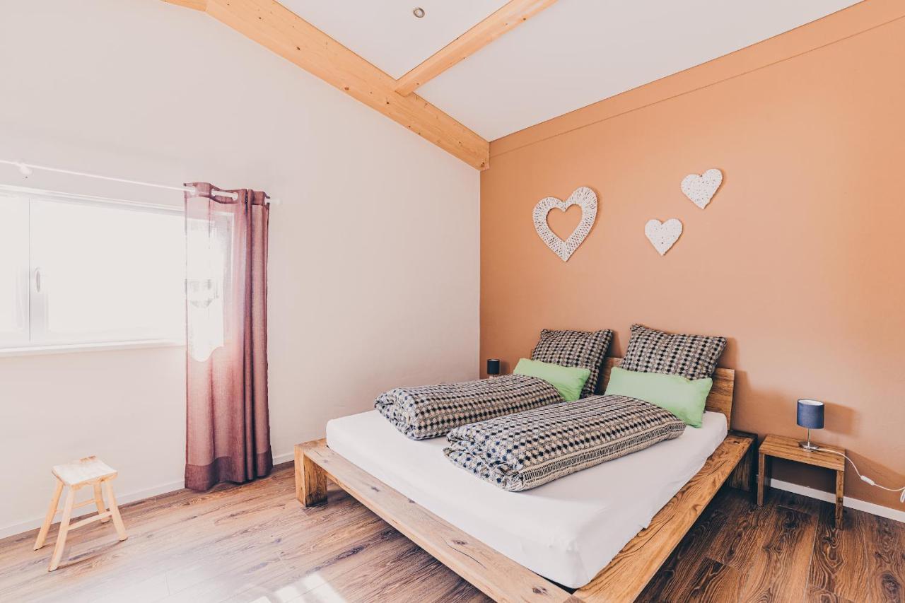 Grosse Ferienwohnung Mit Balkon Und Perfekter Lage Eggenthal ภายนอก รูปภาพ